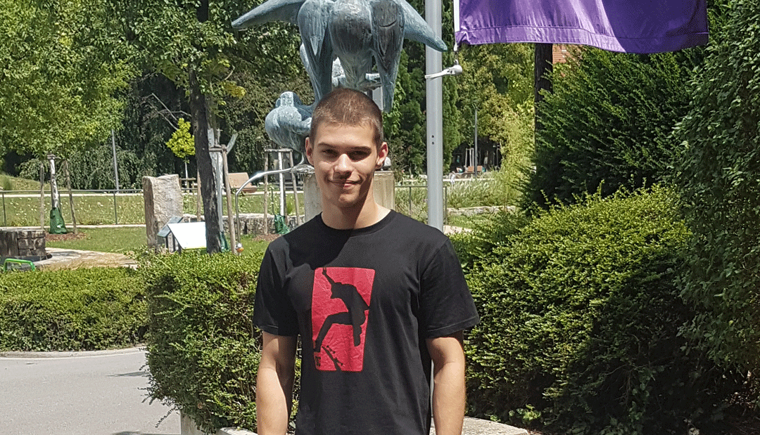 Lucas Döring, Pflegehelfer